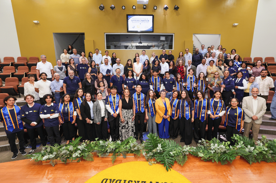 CETYS Tijuana entrega documentos oficiales a egresados del Bachillerato Internacional Generación 2026