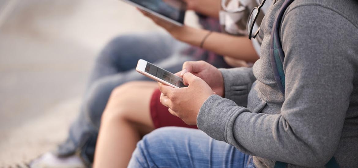 Discursos de odio en redes sociales pueden moldear la conducta de adolescentes, advierte especialista